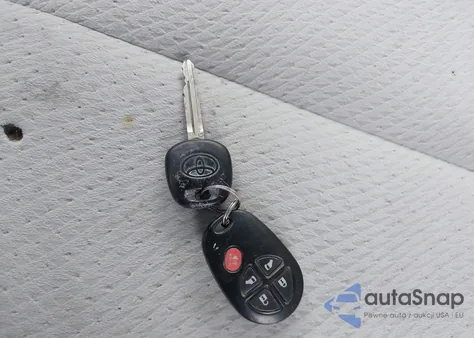 2012 Toyota Sienna Le V6 8 Passenger z USA, uszkodzony, nr VIN 5TDKK3DC5CS206053